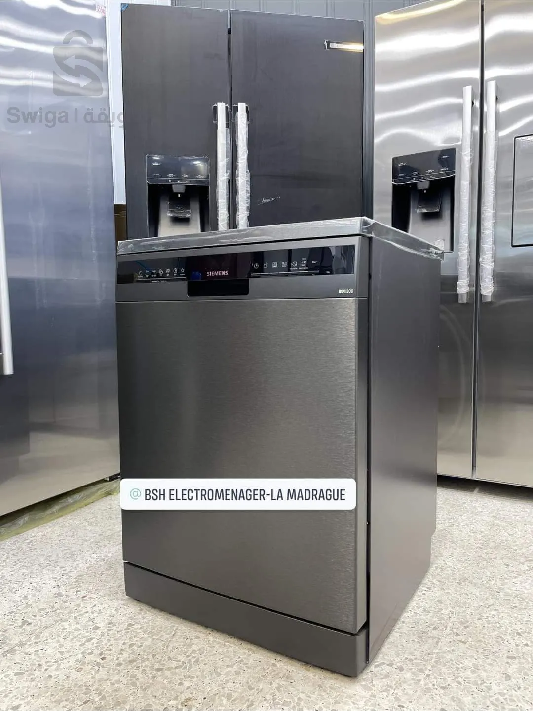 غسالة أطباق سيمنز بلاك ستيل