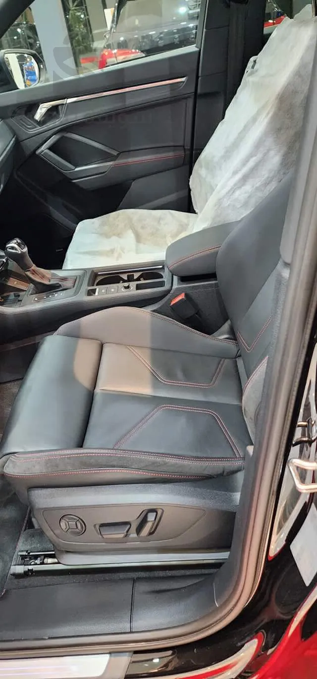 Audi Q3 2022 S Line 00km/ 1295 millions fixe.

Audi Q3 2023 S Line 00km/ 1395 millions fixe