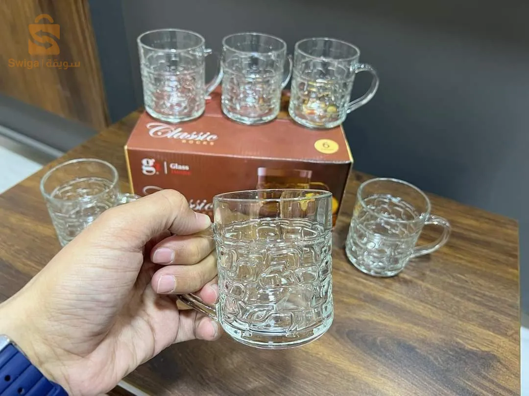 كأس زجاج
