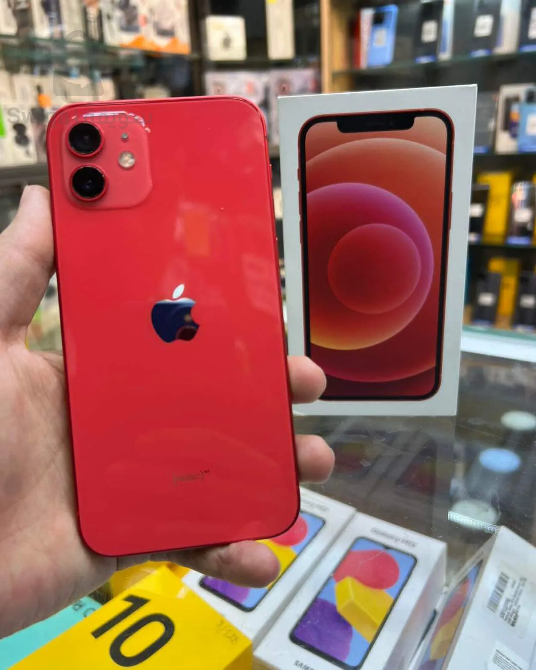 iPhone 12 red ️