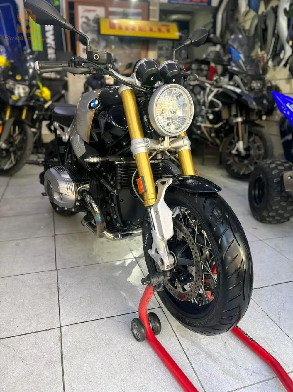 BMW R nineT