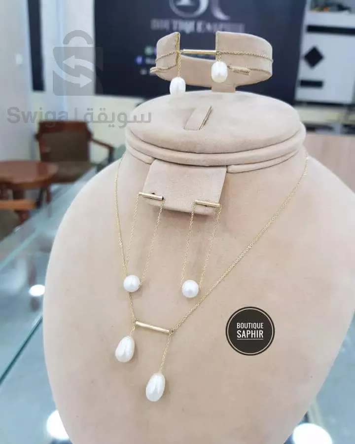 زينة جميلة من ذهب