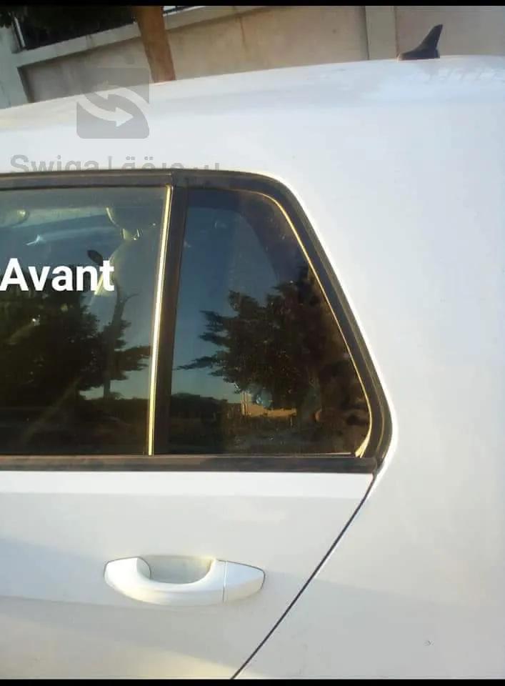 Pose vitre déflecteur arrière Golf 6