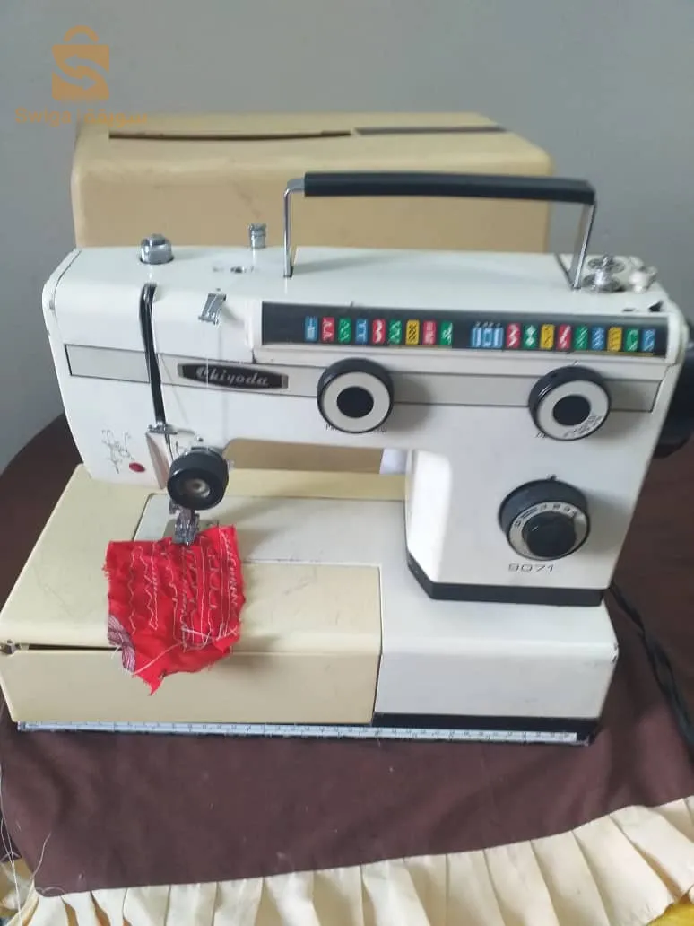 ماشينة خياطة Likyoda يابنية ب 13000 حالة ممتازة ديرلافار