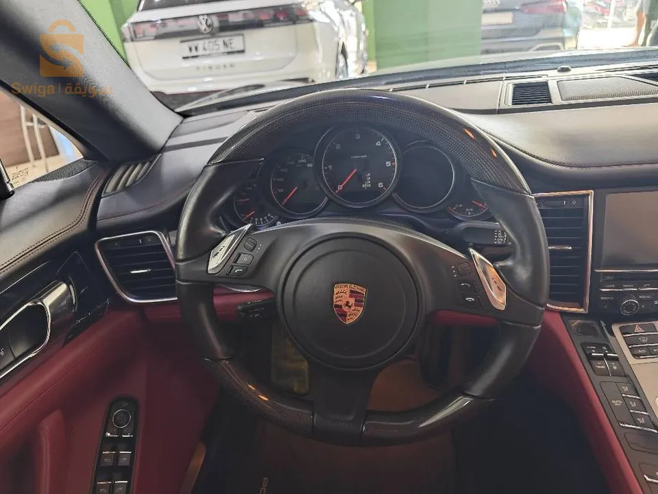 PORSHE panamera 2017 3L v6 dies 9000km