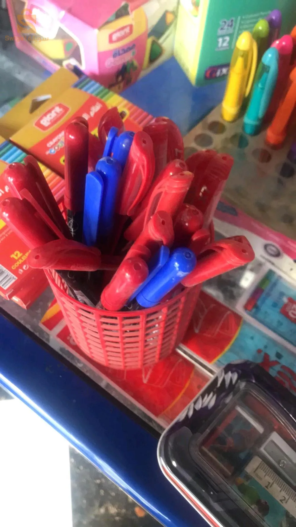 ادوات مدرسية