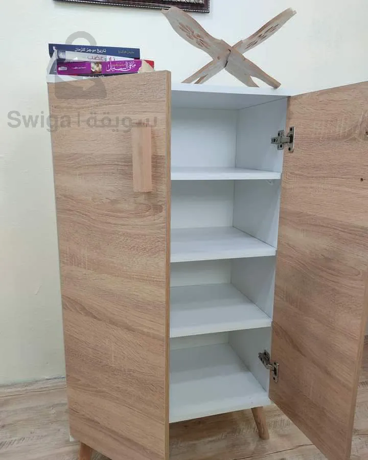 Shoe cabinet