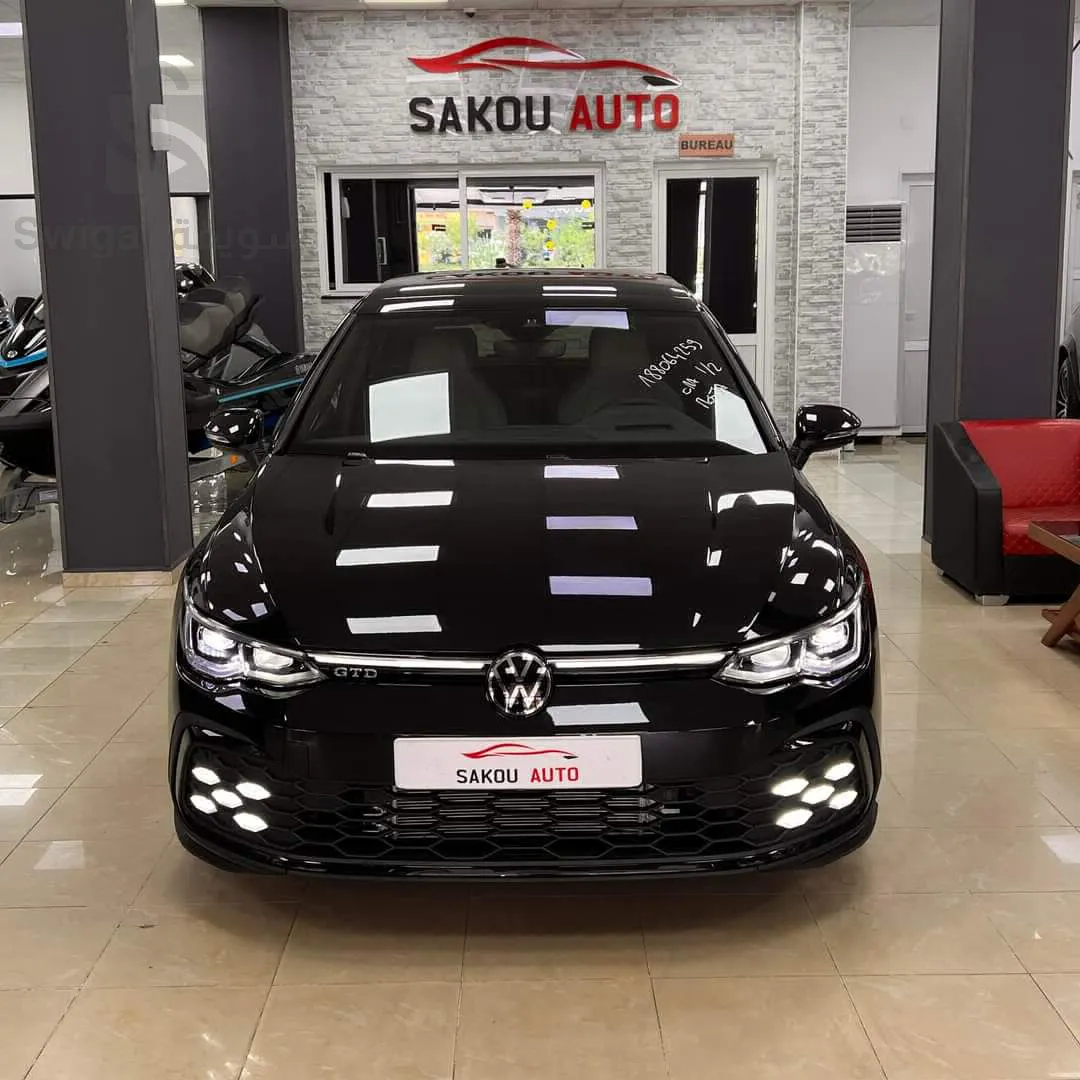 GOLF 8 -