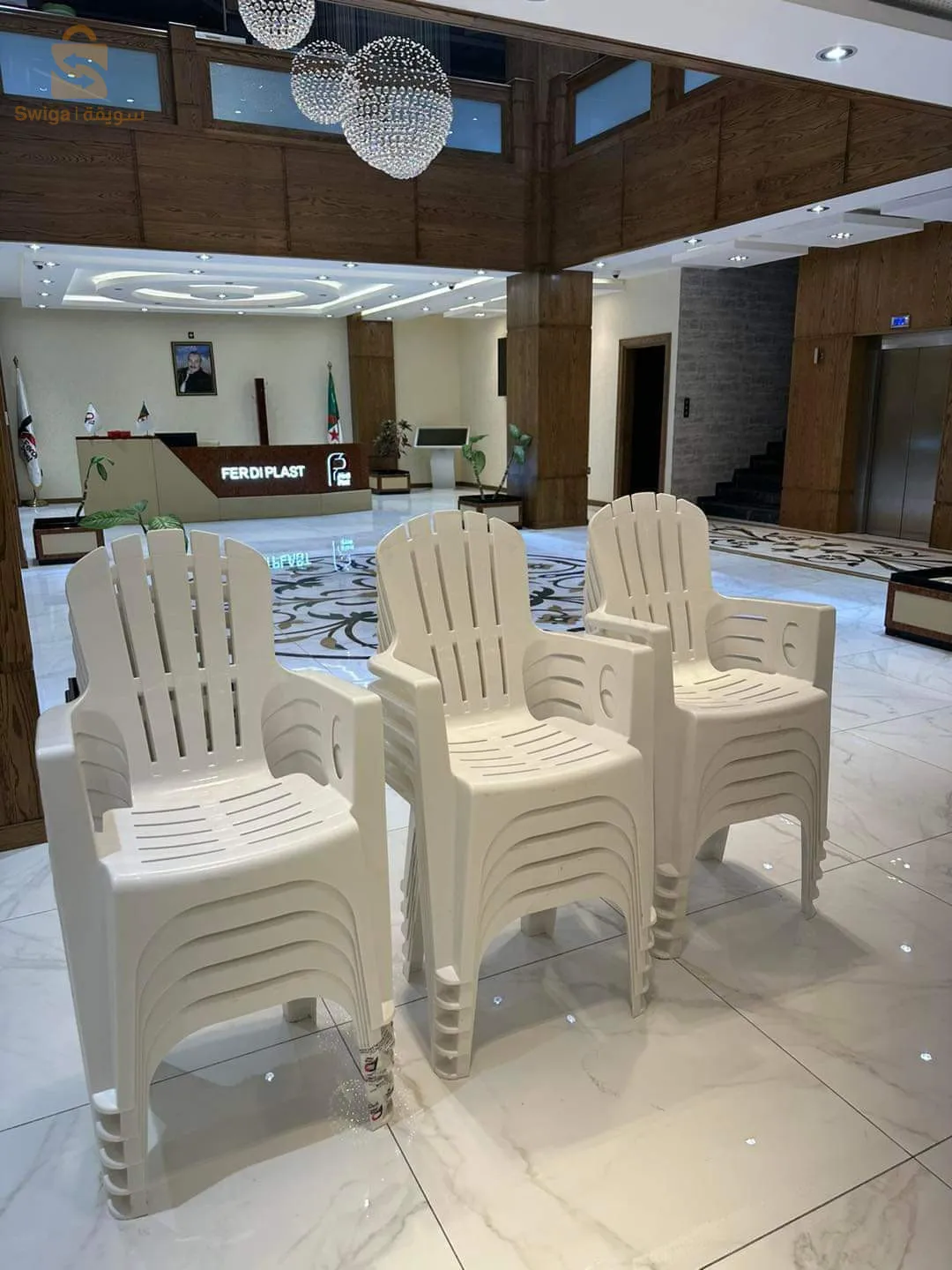 Chaises en plastique