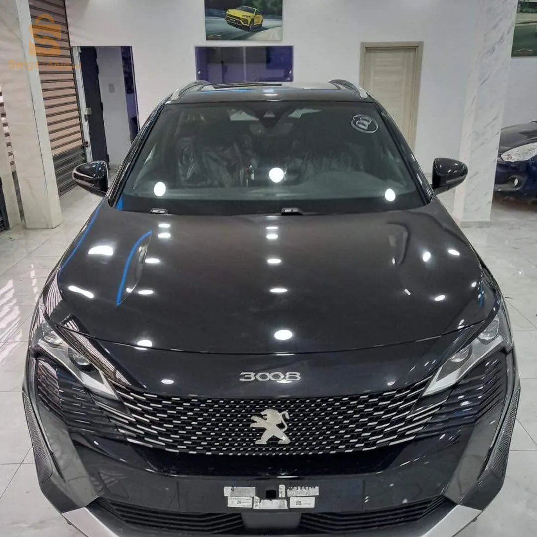 Peugeot 3008 GT avec Hayon Électrique
