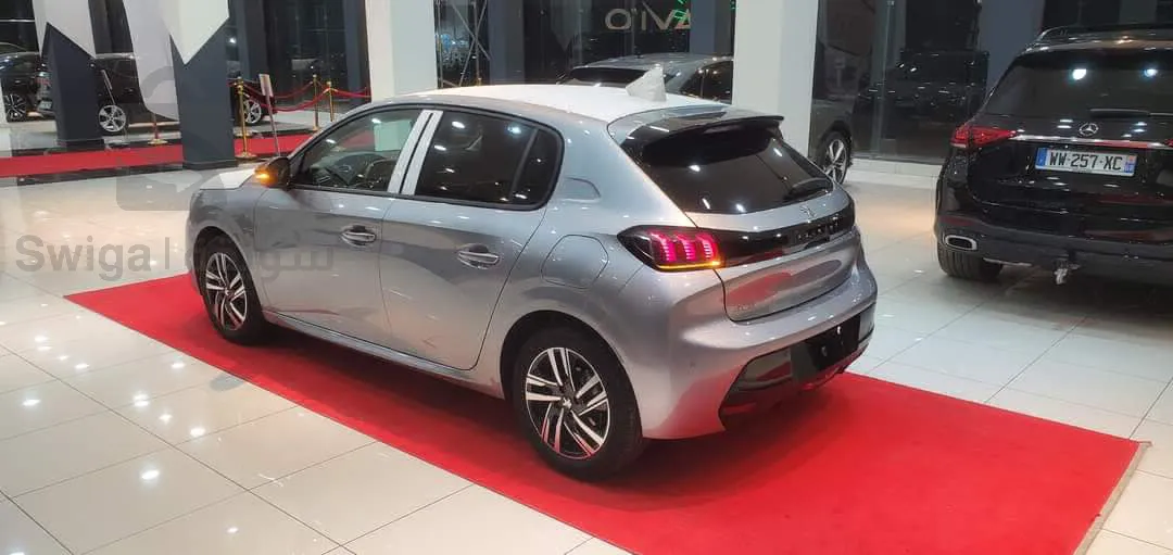 Peugeot 208 2022 Allure Facelift 00km