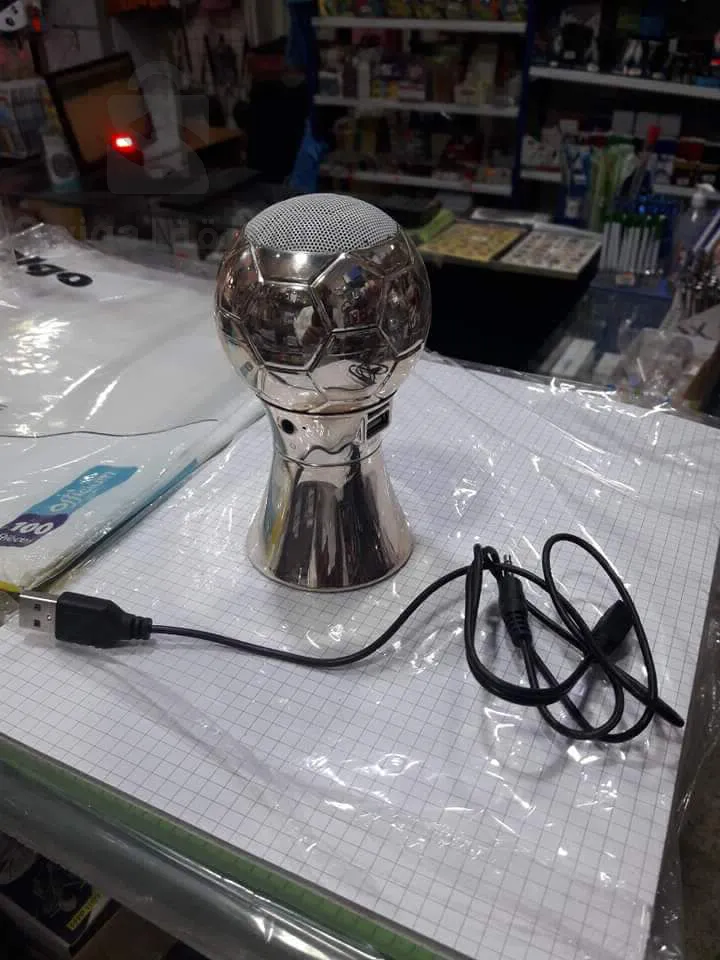 مكبر صوت بحجم صغير