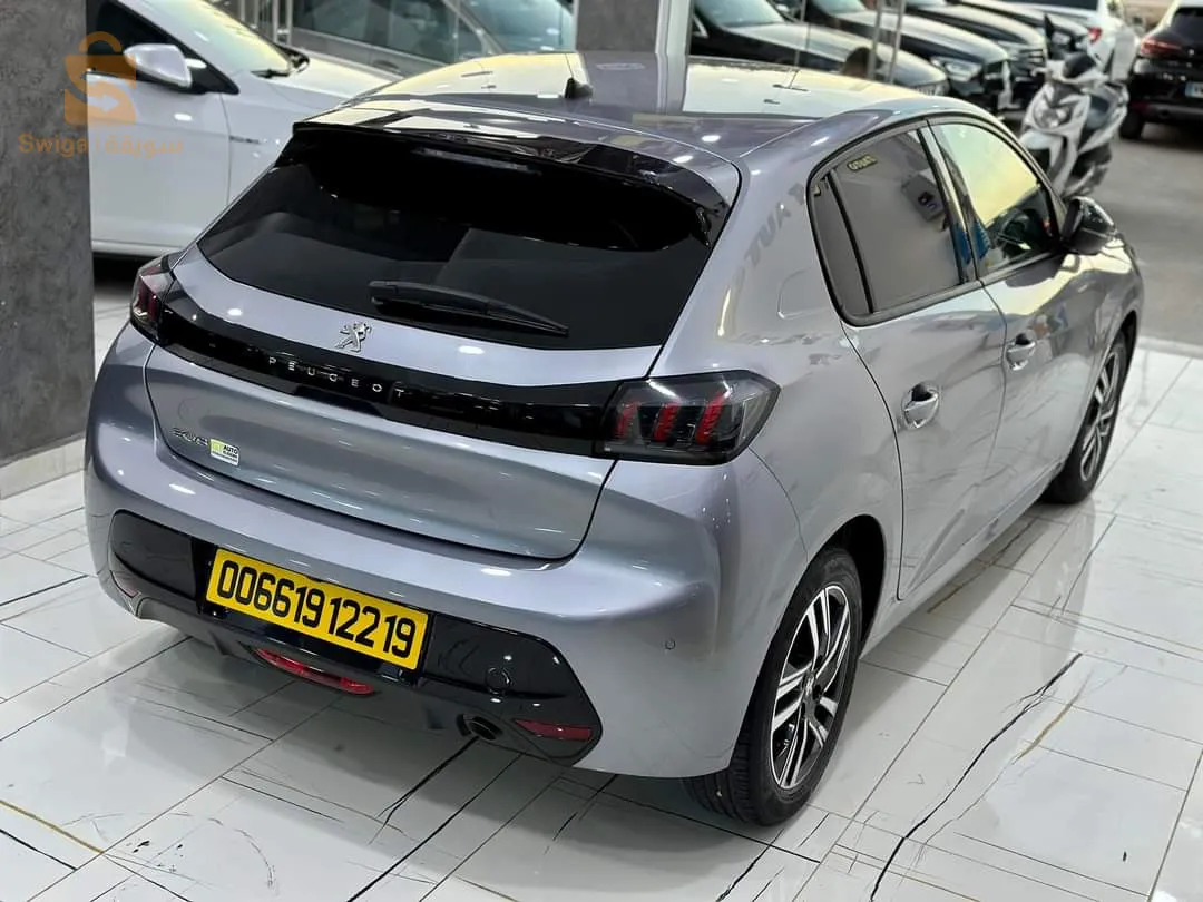 peugeot 208 allur 2022