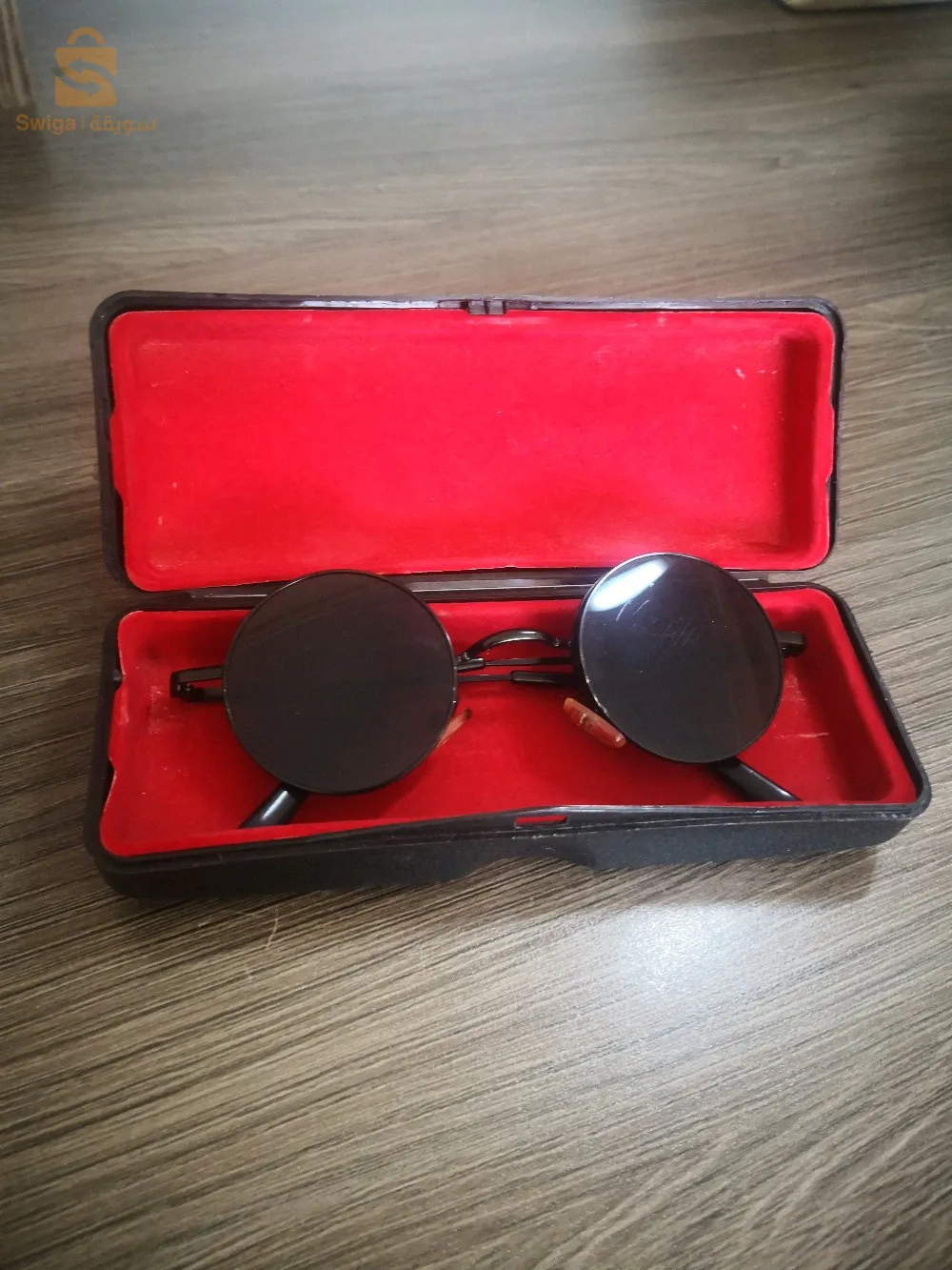 نظارات كلاسيكية شمسية