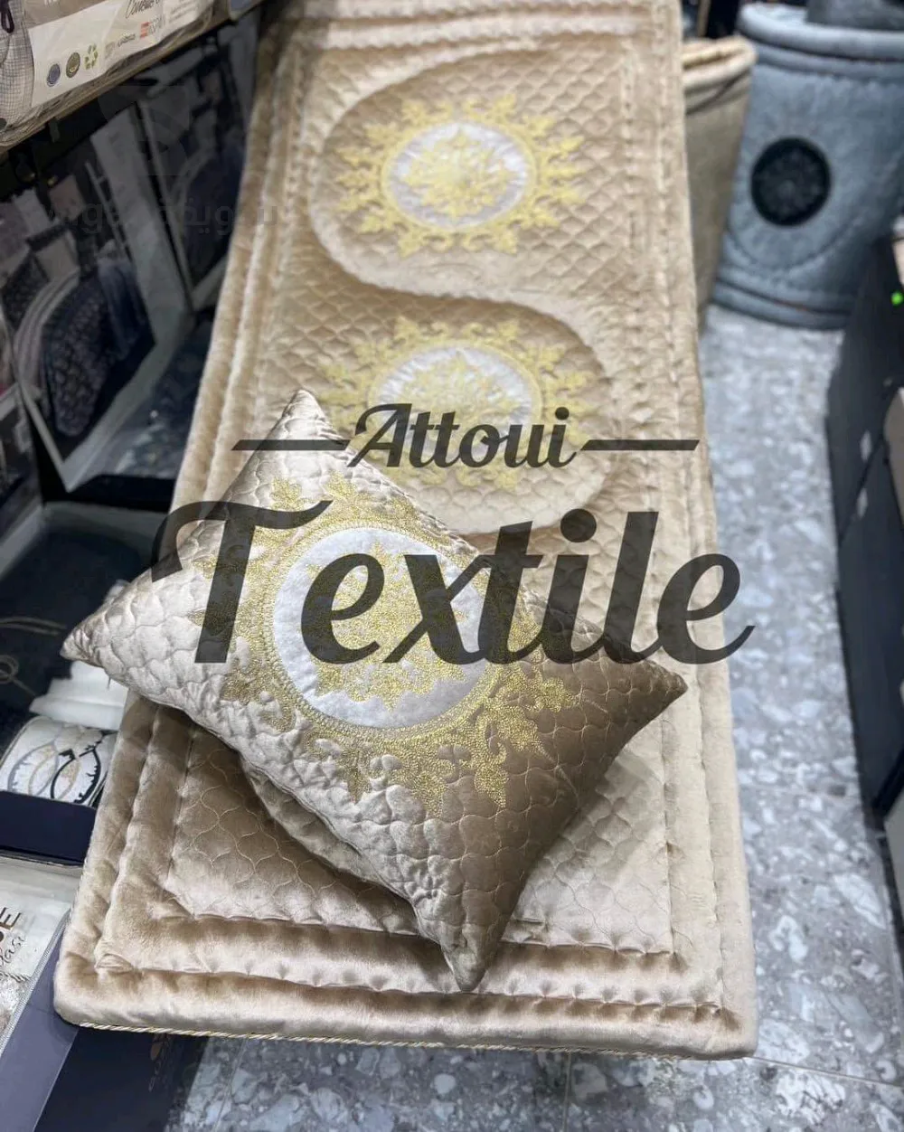 Tapis de mariée brodé de sham