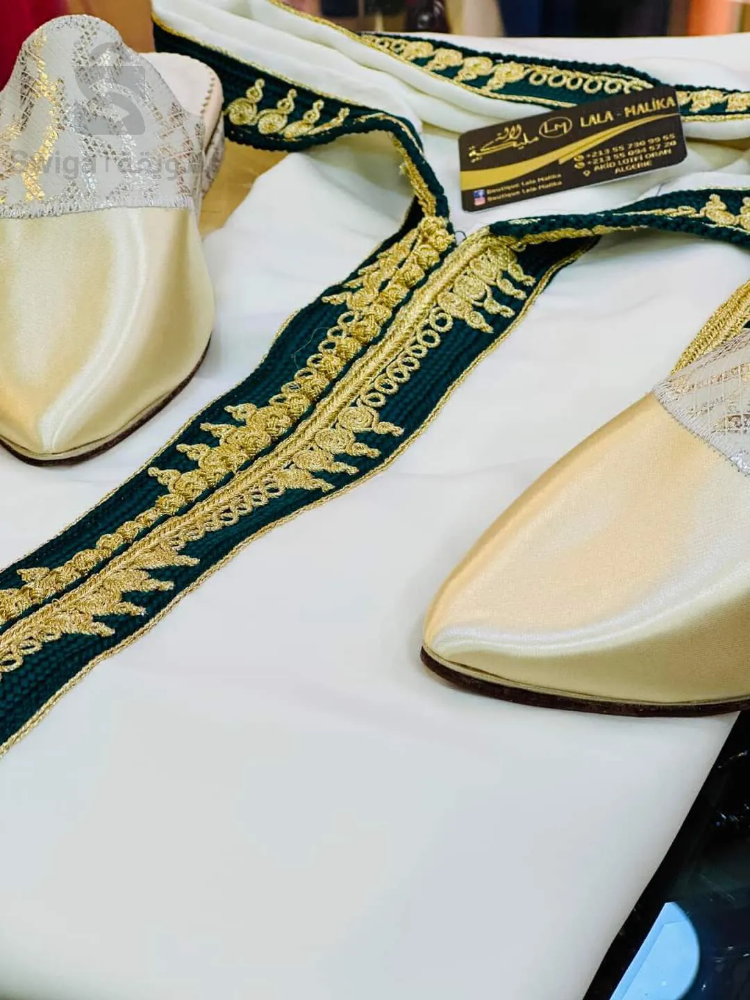 Jellaba made in two colors