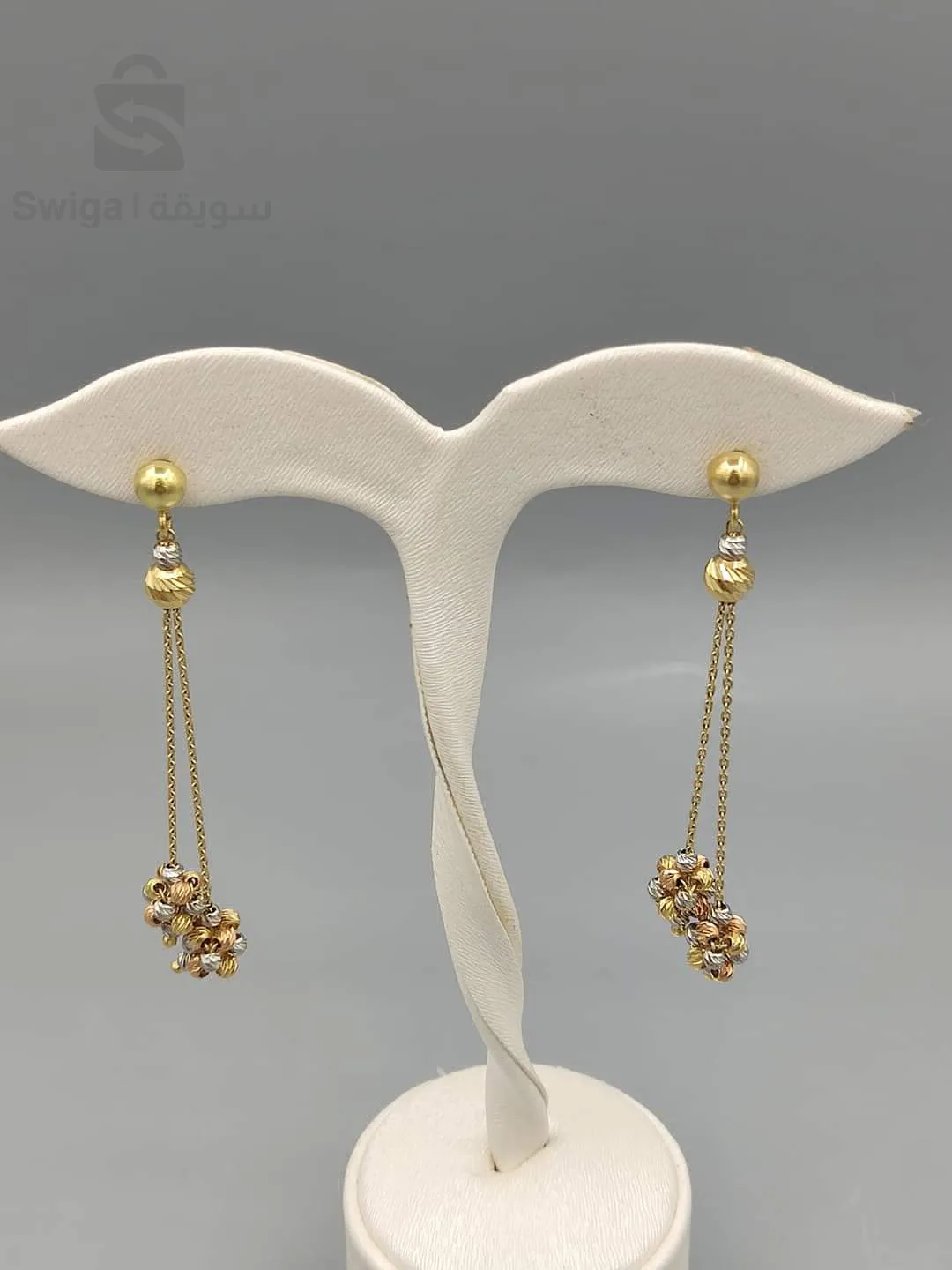 des boucles d'oreilles