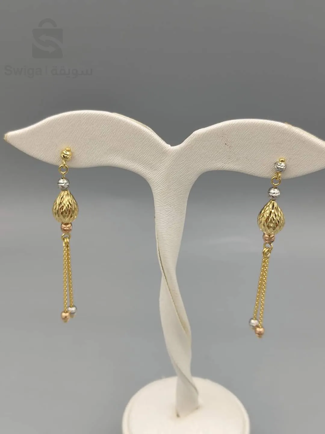 des boucles d'oreilles