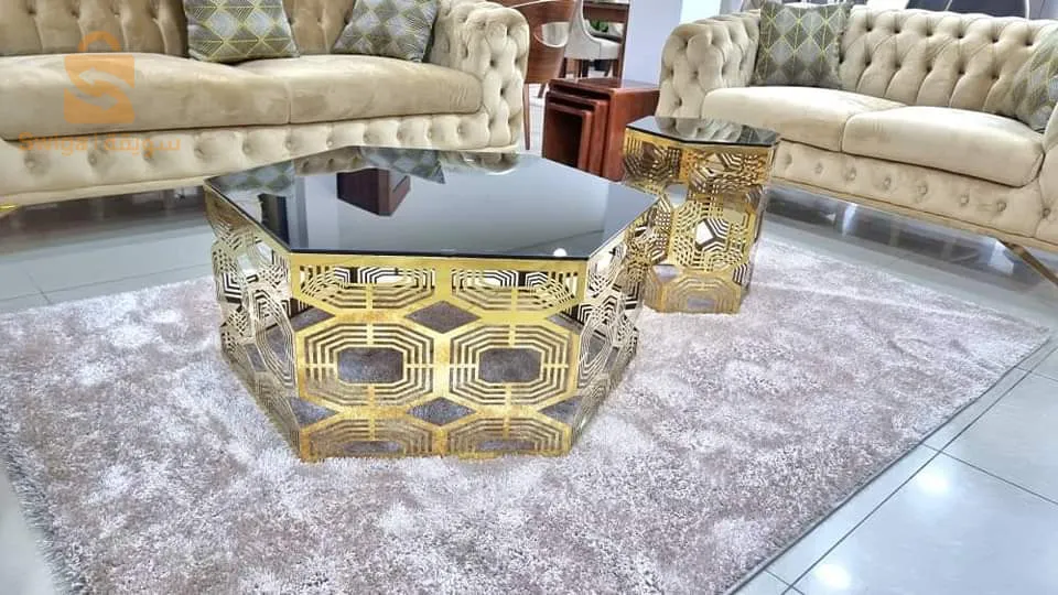 طاولة منخفضة