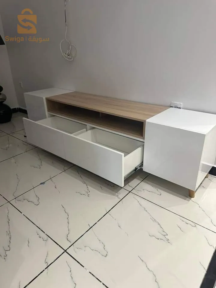 طاولة تلفاز