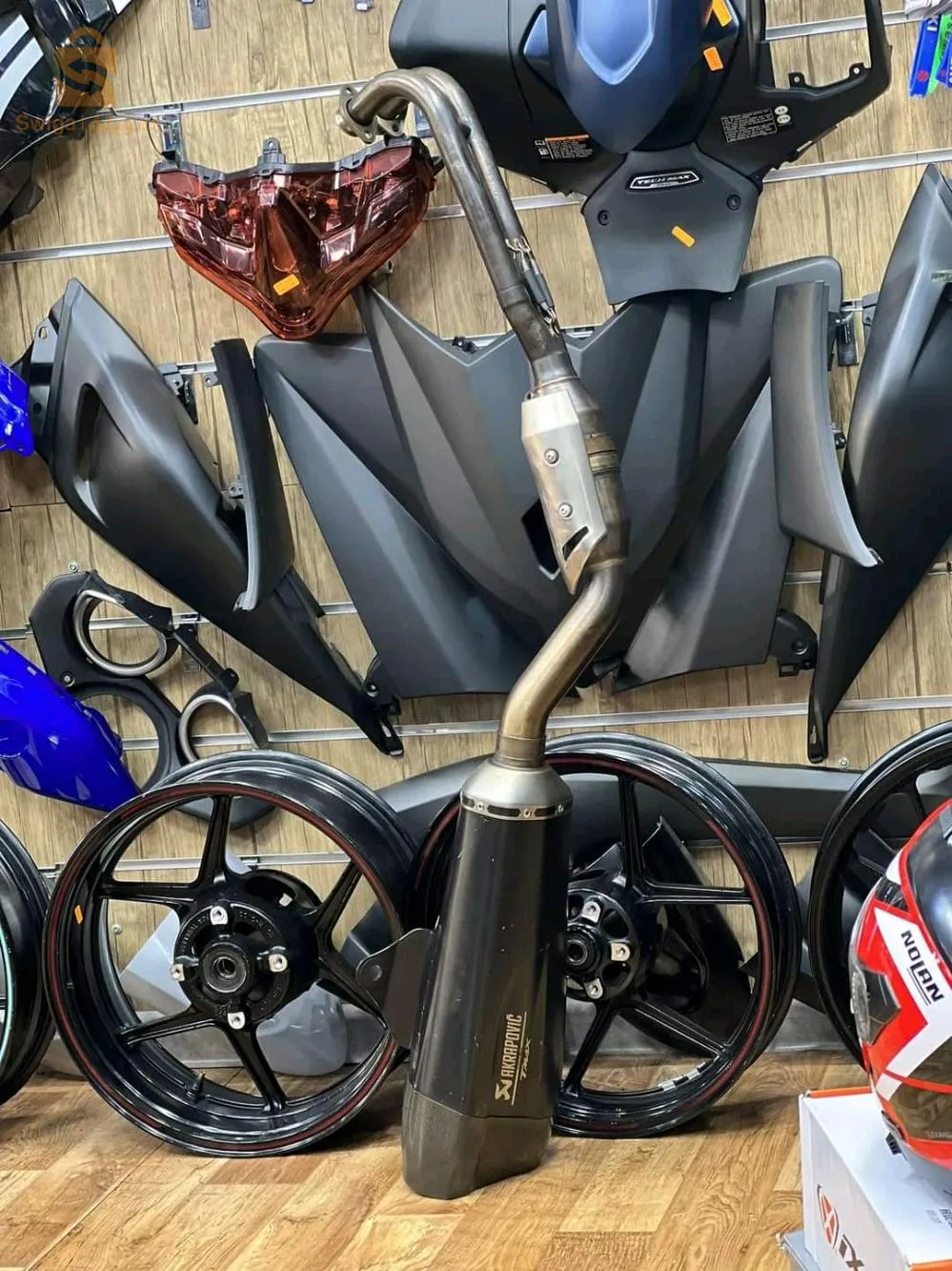 POT ÉCHAPPEMENT AKRAPOVIÇ
🚨🏍️🏍️ Tmax Dx - 560