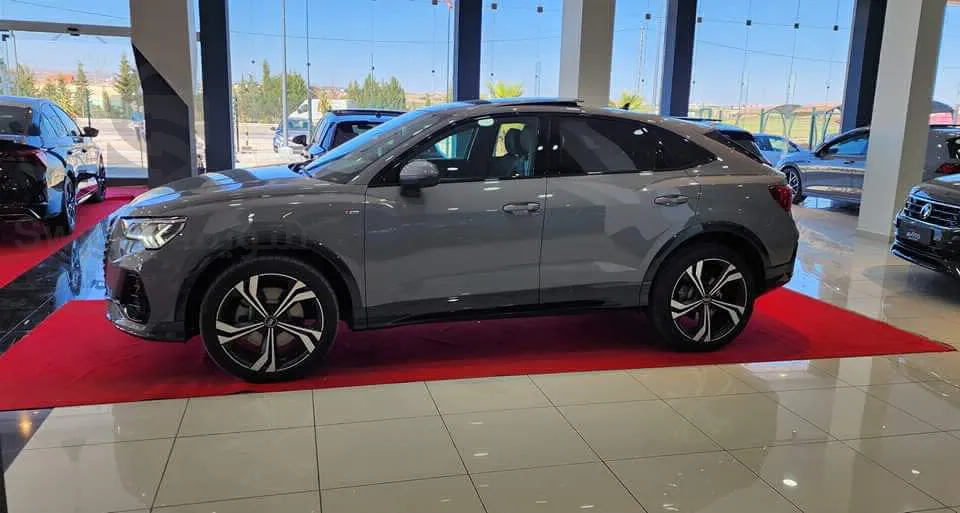 Audi Q3 2023 S Line 00k