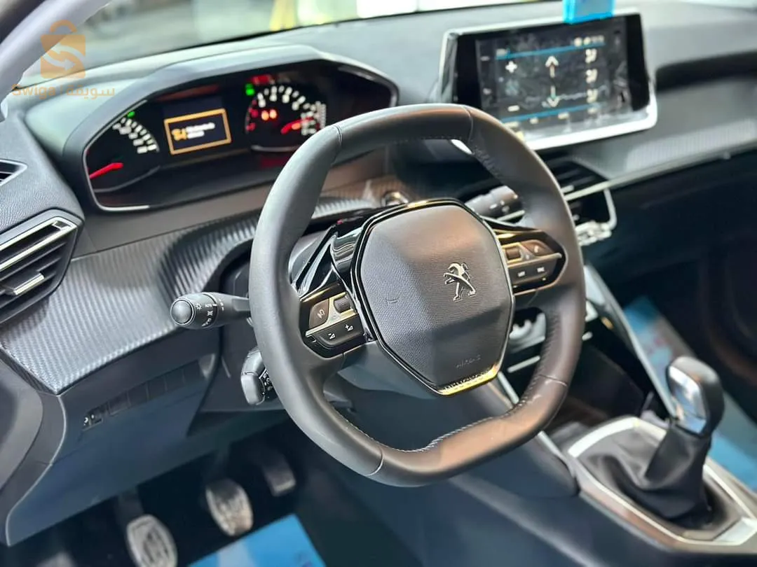 peugeot 208 allur 2022