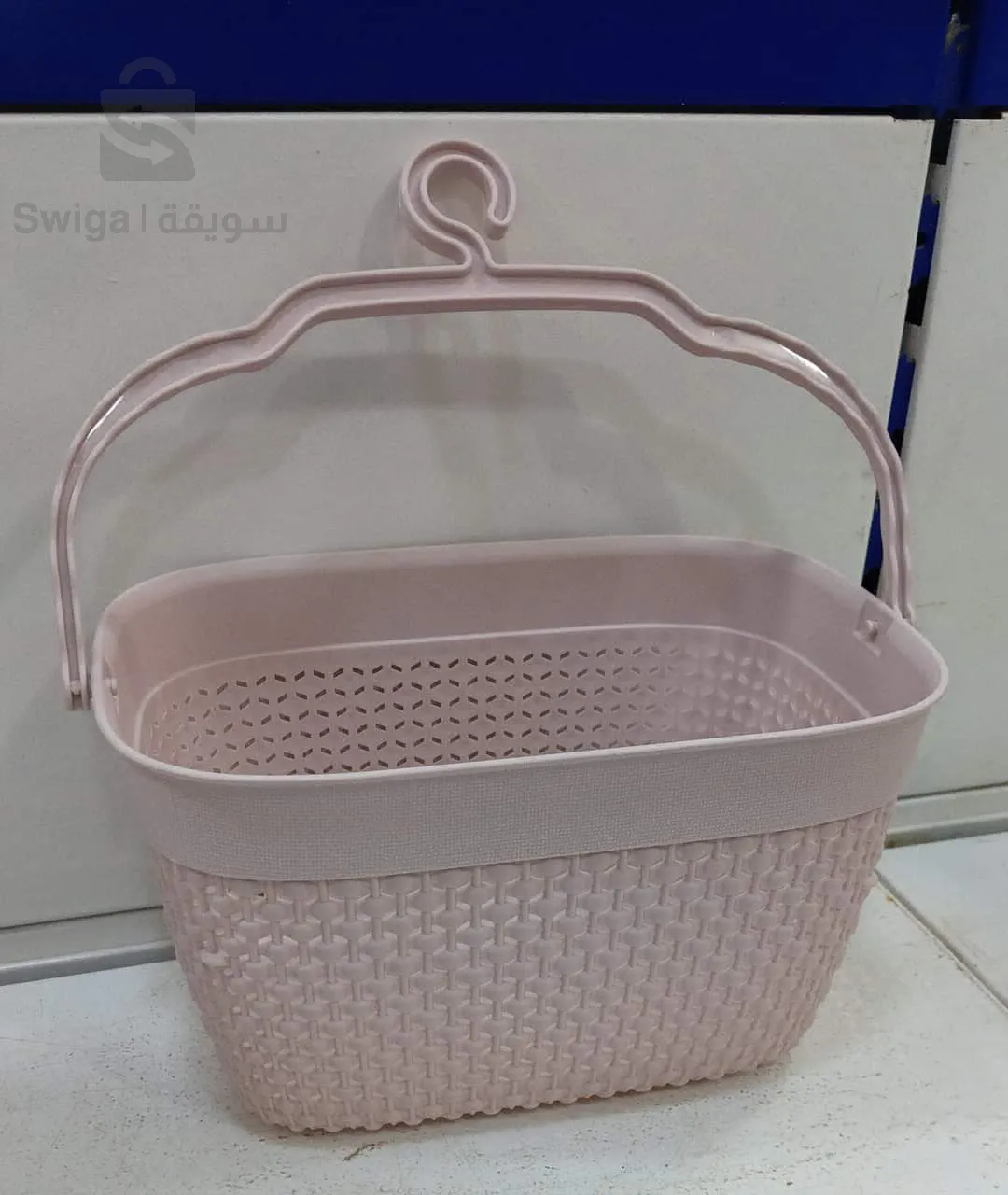 اواني بلاستيكية