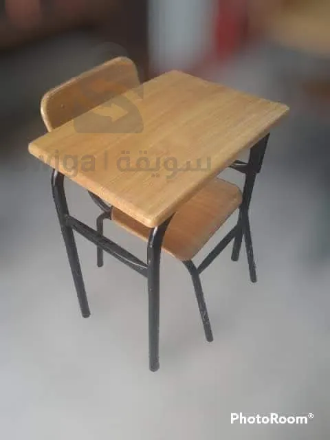 طاولة و كرسي