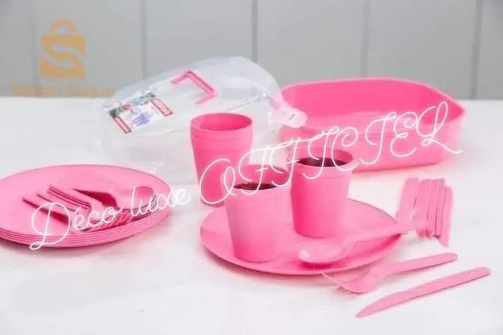 أواني بلاستكية