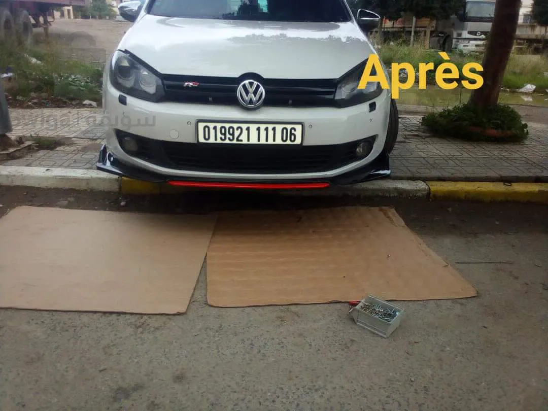 Assemblage du becquet avant et du becquet arrière