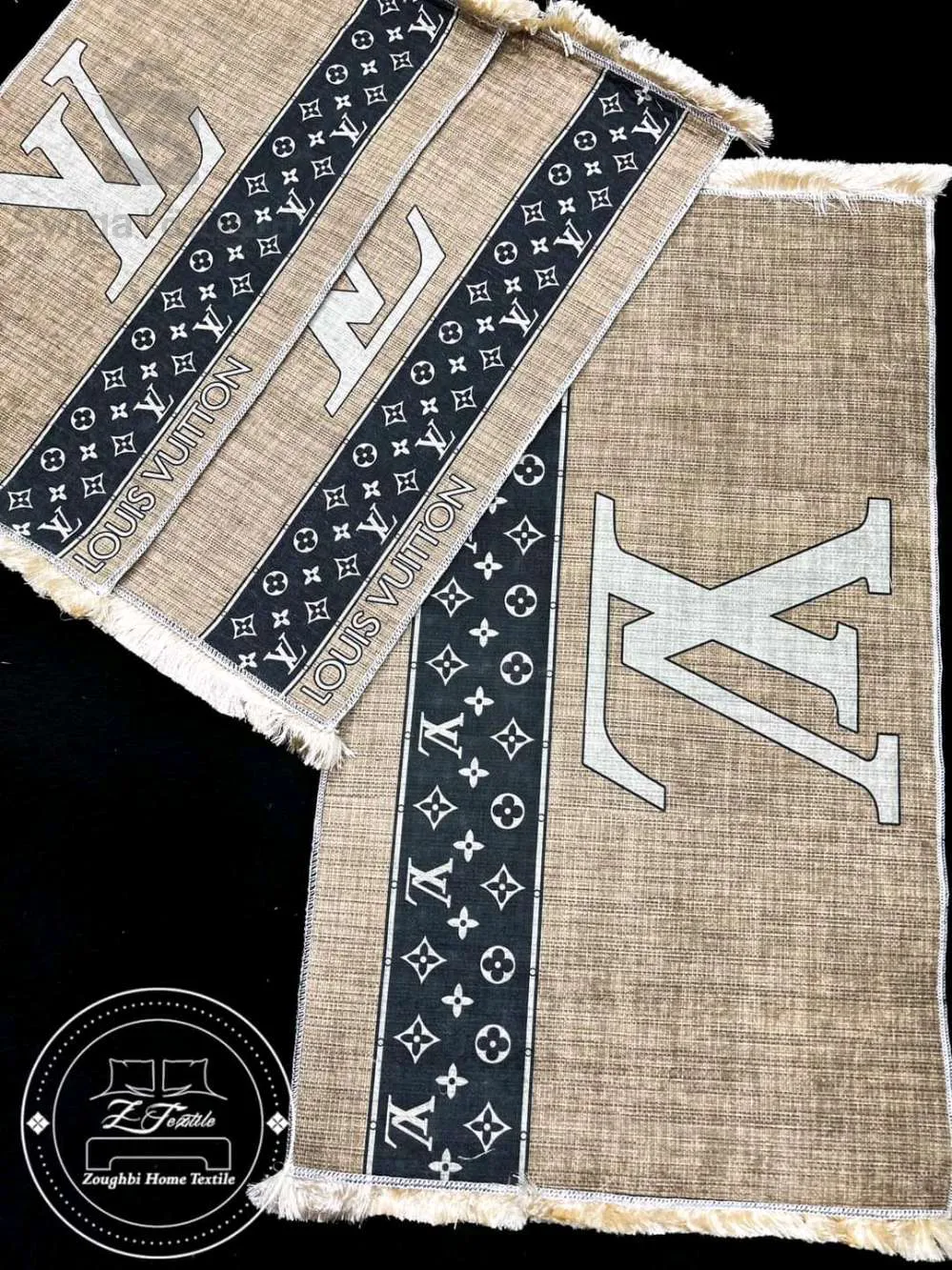 سجادة 3قطع بجانب السرير