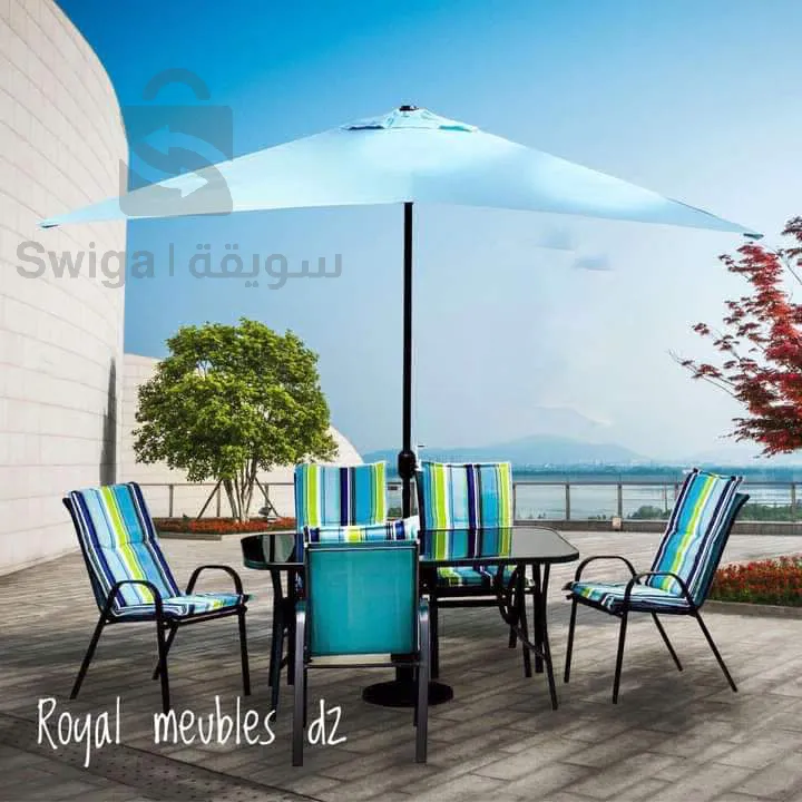 طاولات الطعام الخارجية