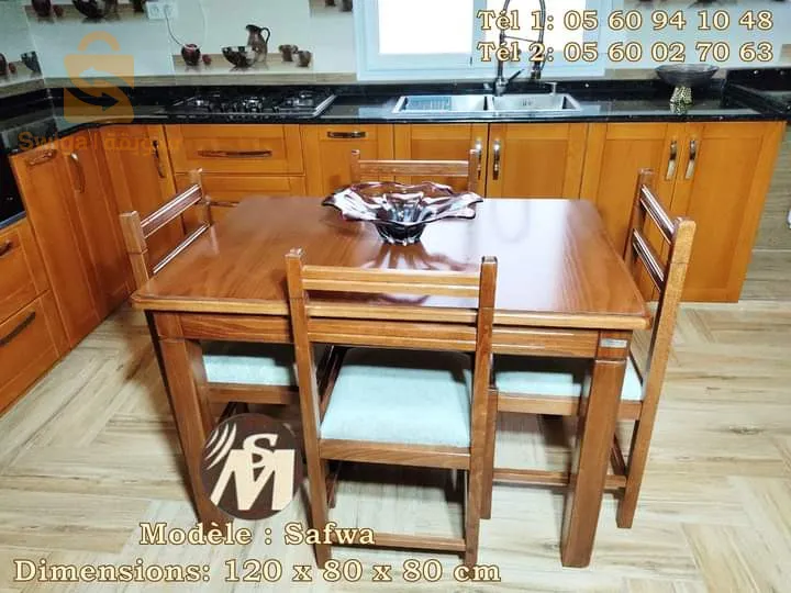 طاولة الطعام