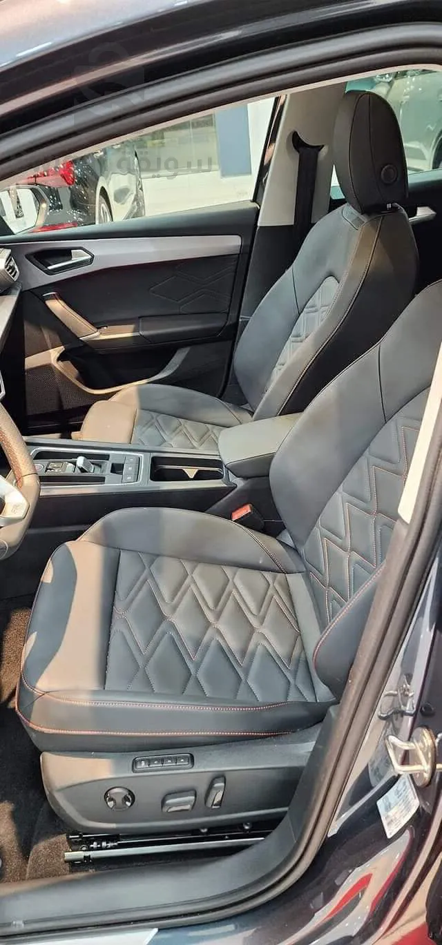 Seat Leon 2022........Carte Grise safia /00km