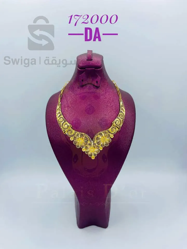 un collier d'or fetla