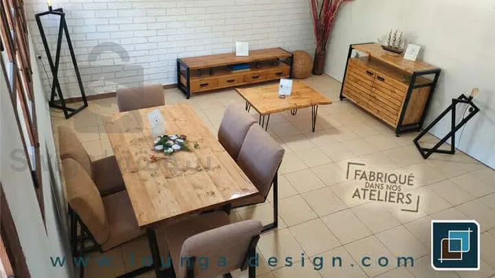 طاولات وكراسي