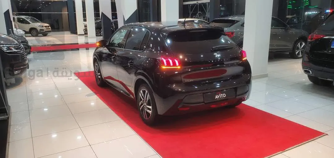 Peugeot 208 2022 Allure Facelift  18000 km