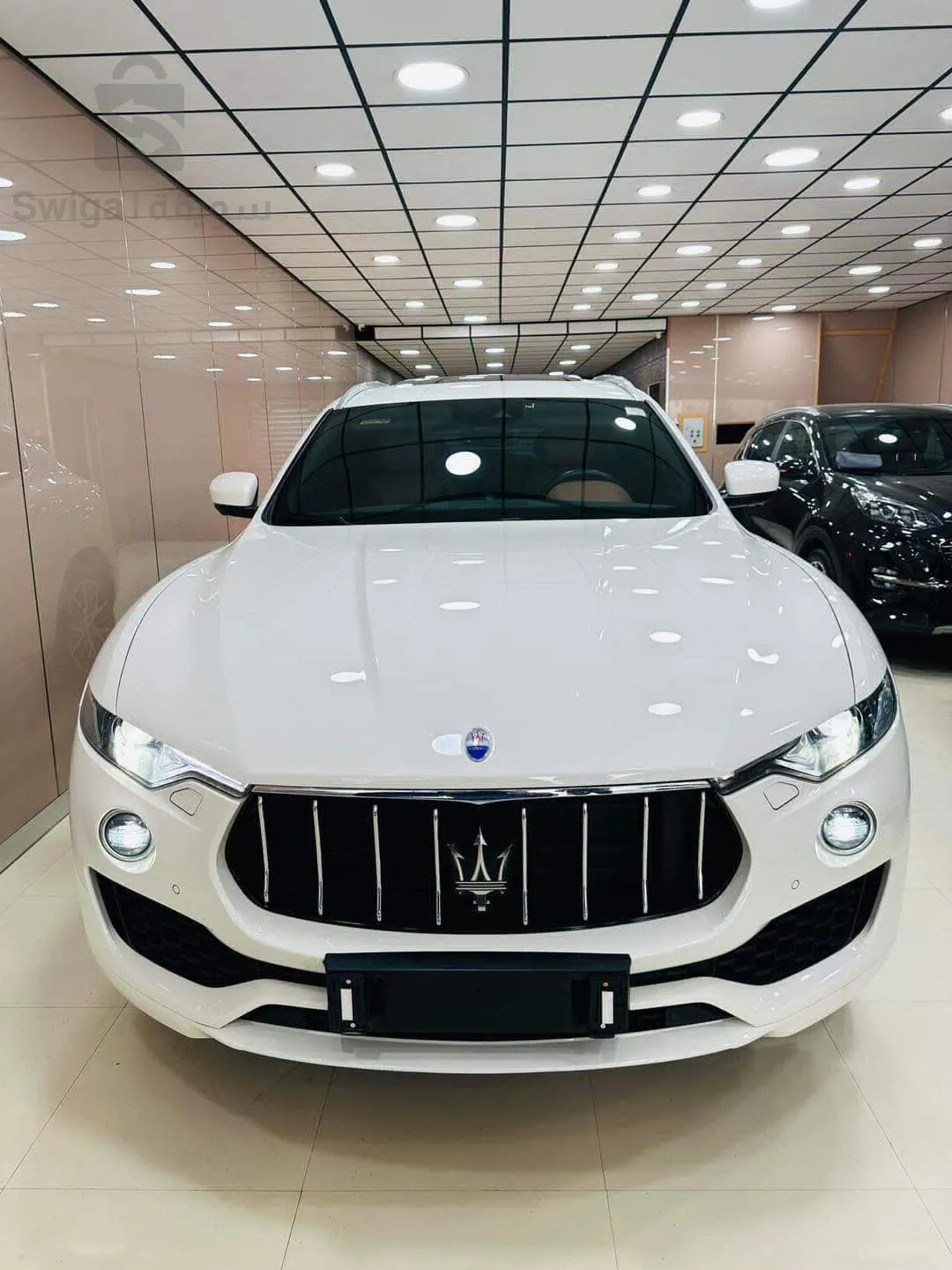 MAZERATI          LEVANTE