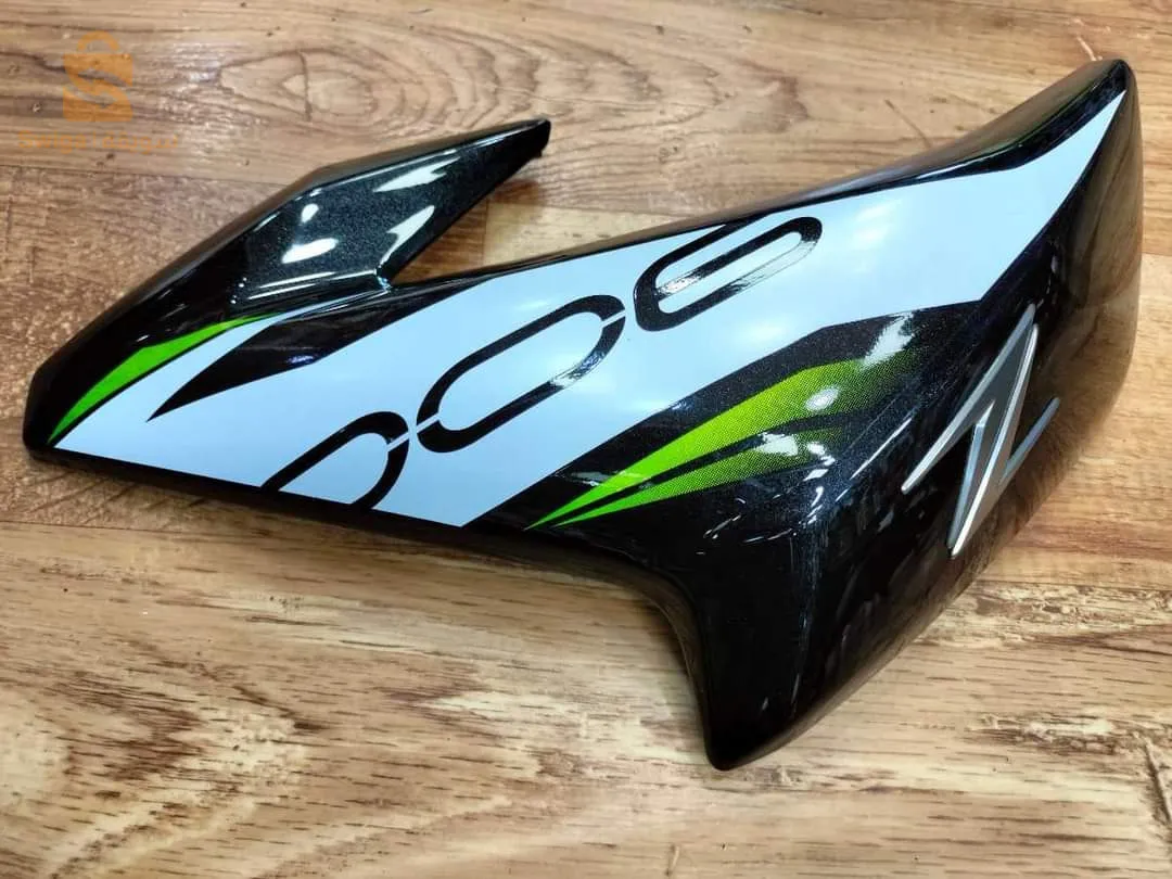 CARENAGE ECOPE DROIT 
CACHE CARENAGE ECOPE DROIT Z900