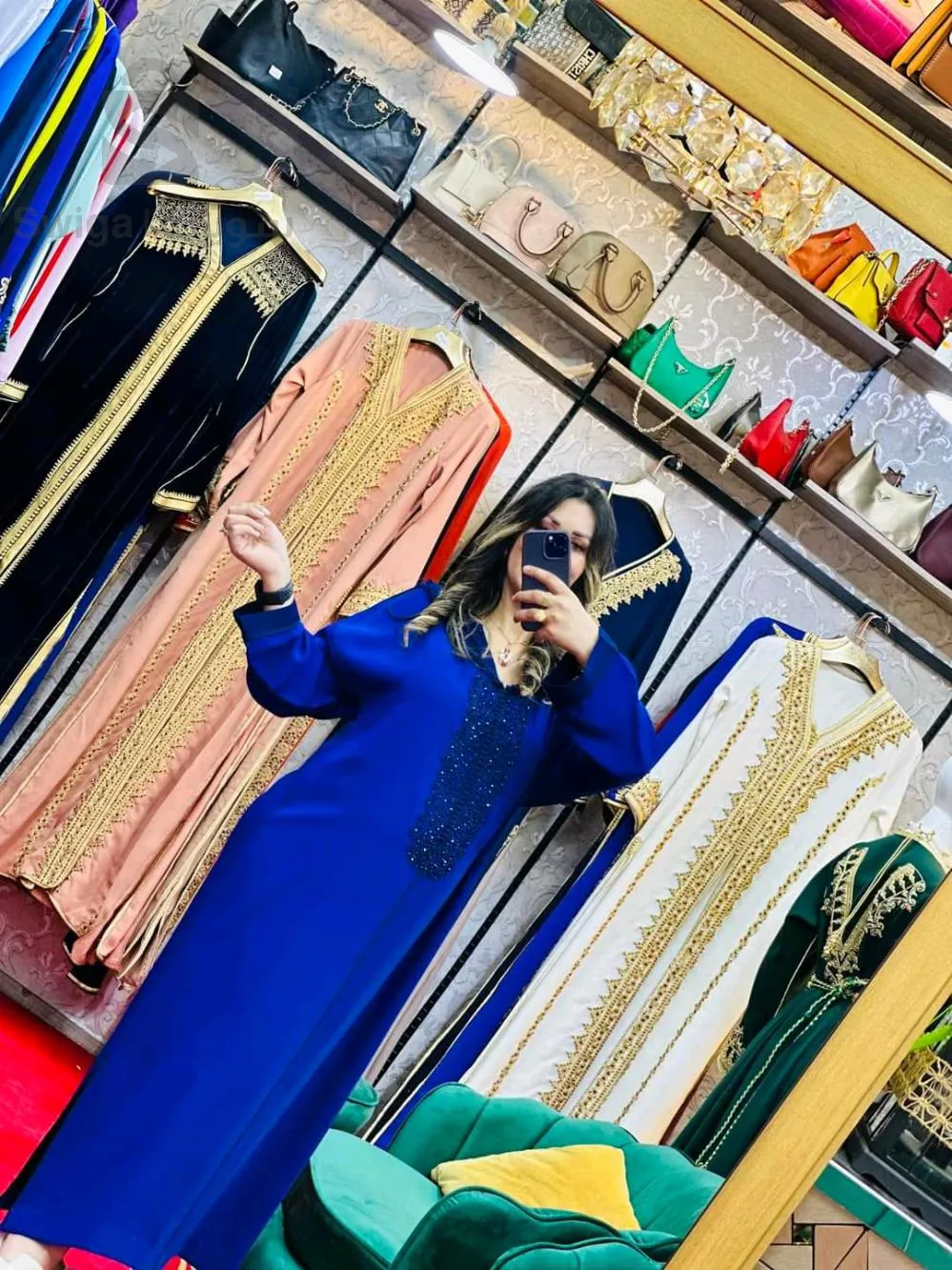 جلابة برسمة خفيفة