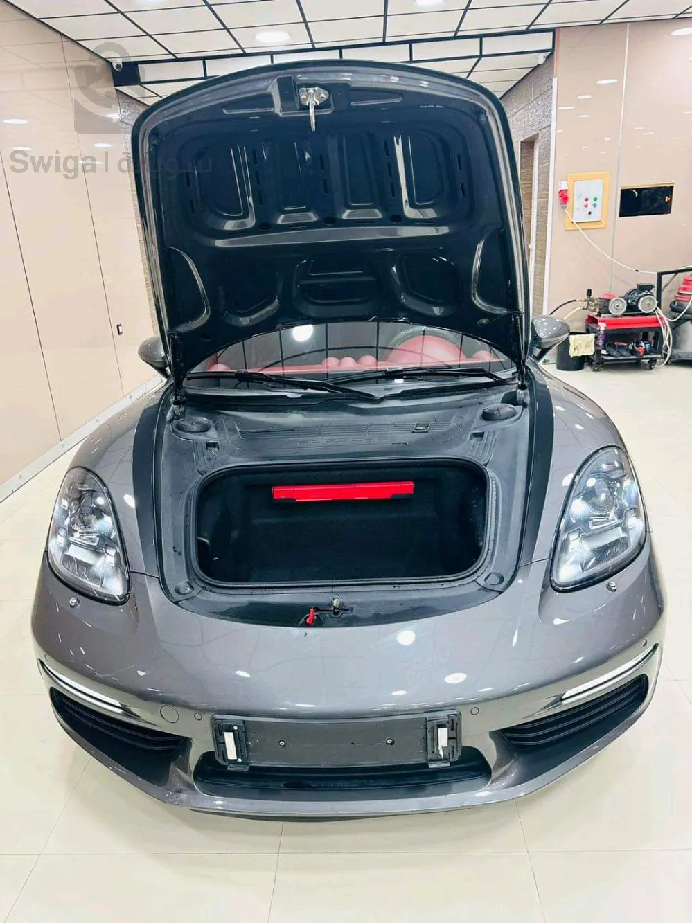 PORSCHE       CAYMAN    718