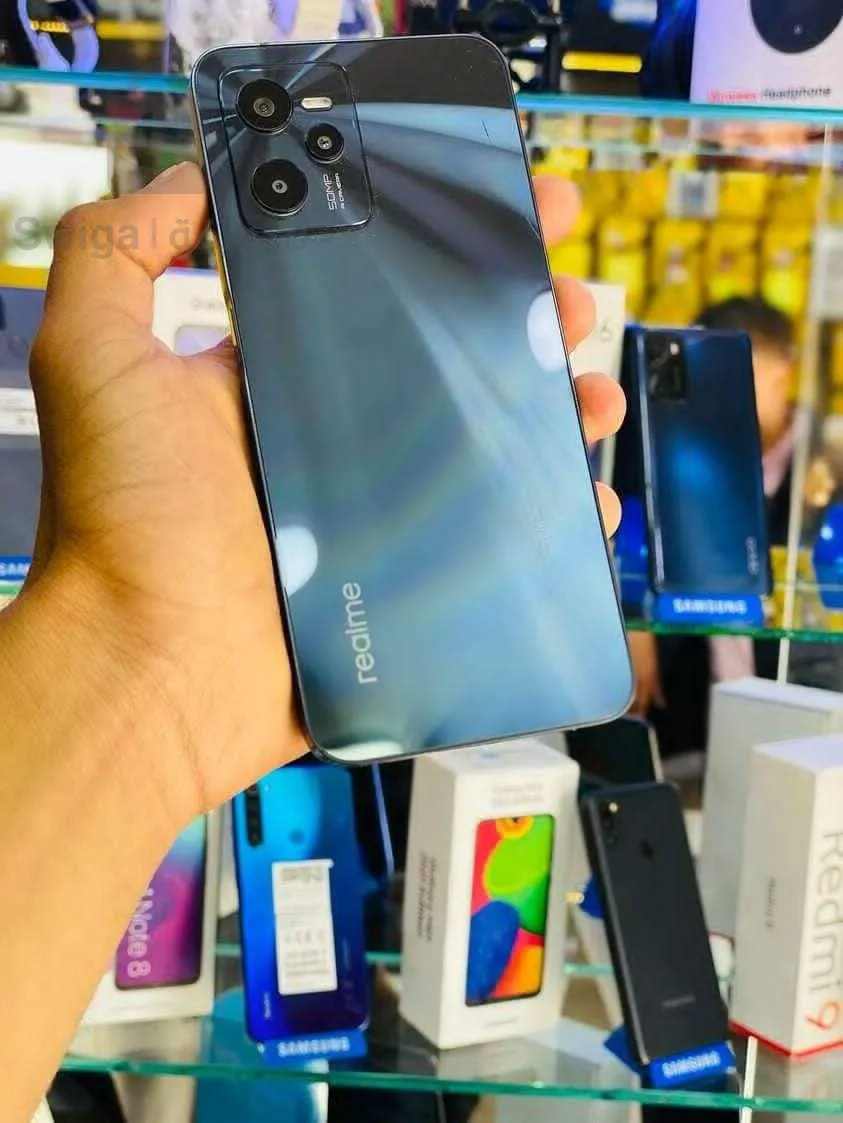 Realmi c35