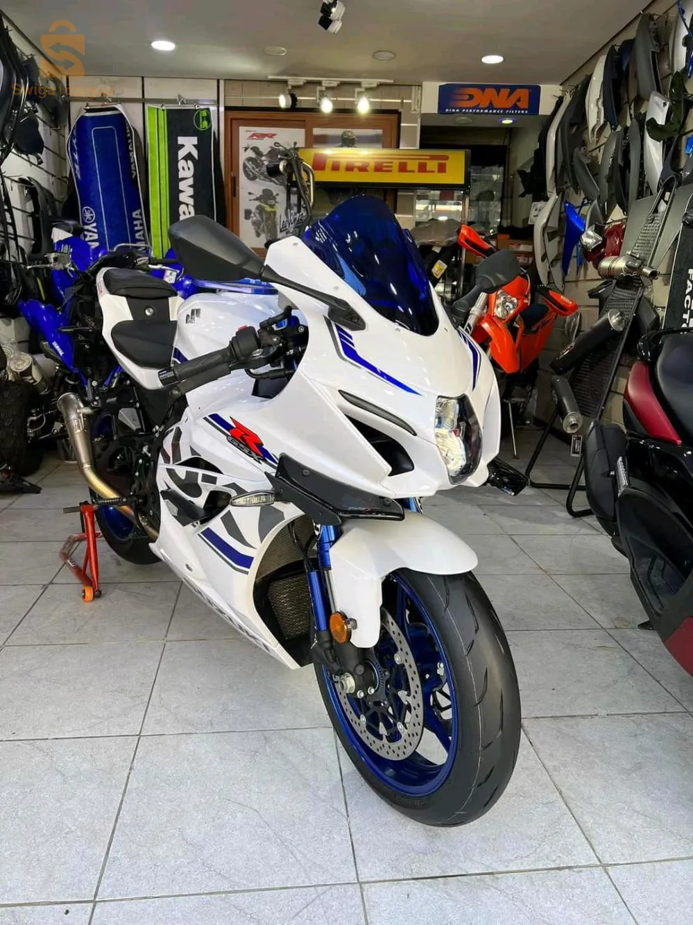 SUZUKI_GSXR_1000R