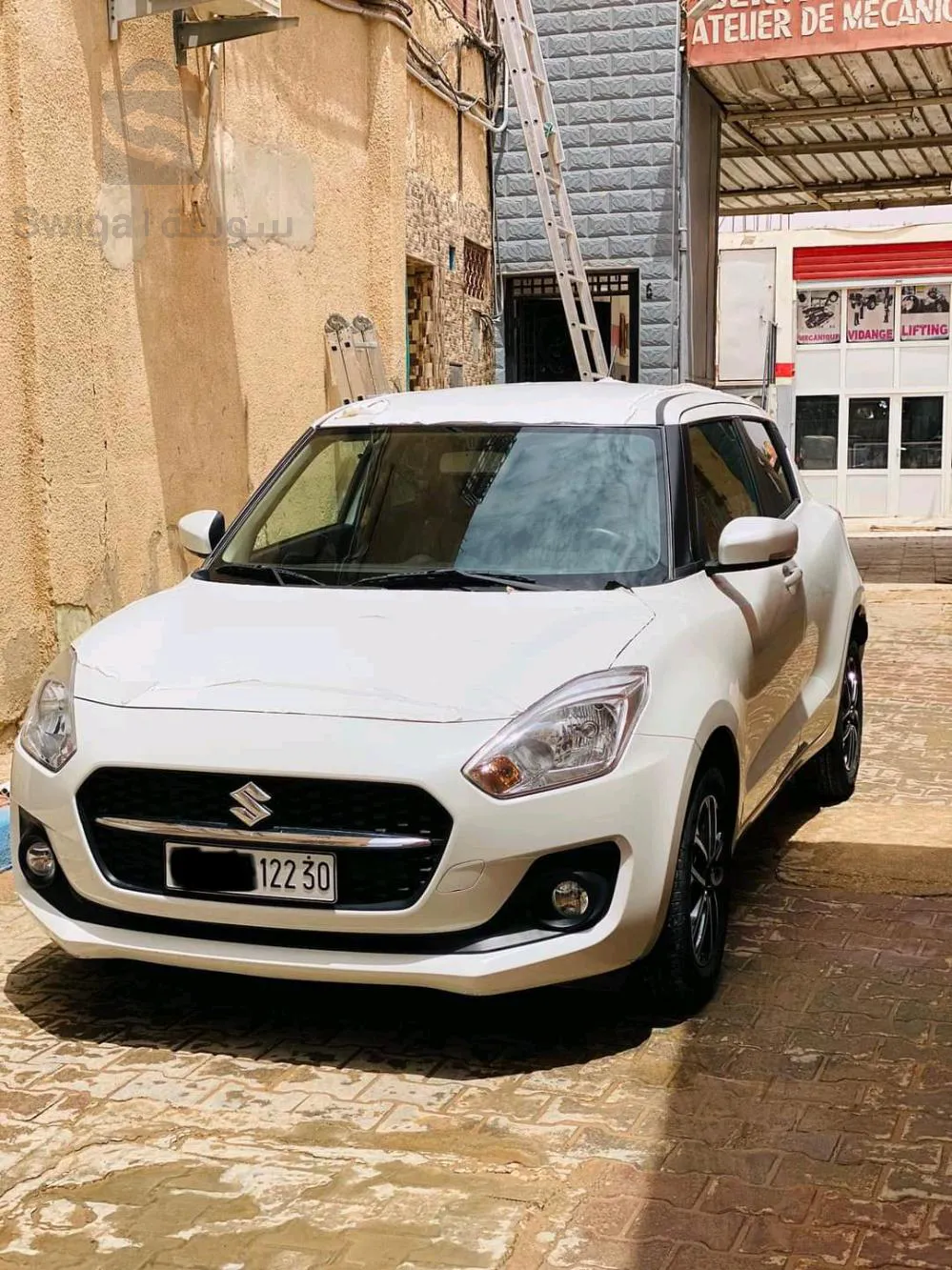 SUZUKI SWIFT  2022 - 9000 km