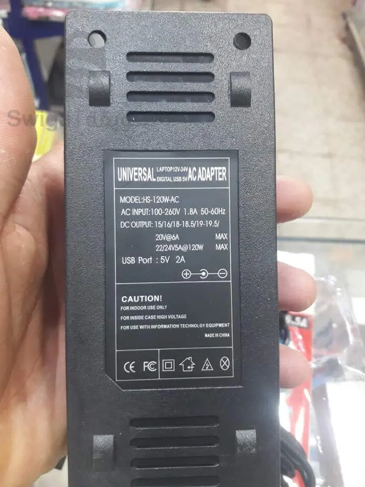 شاحن حواسيب متعدد الرؤوس