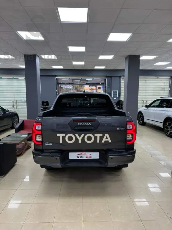 Toyota hilux adventure