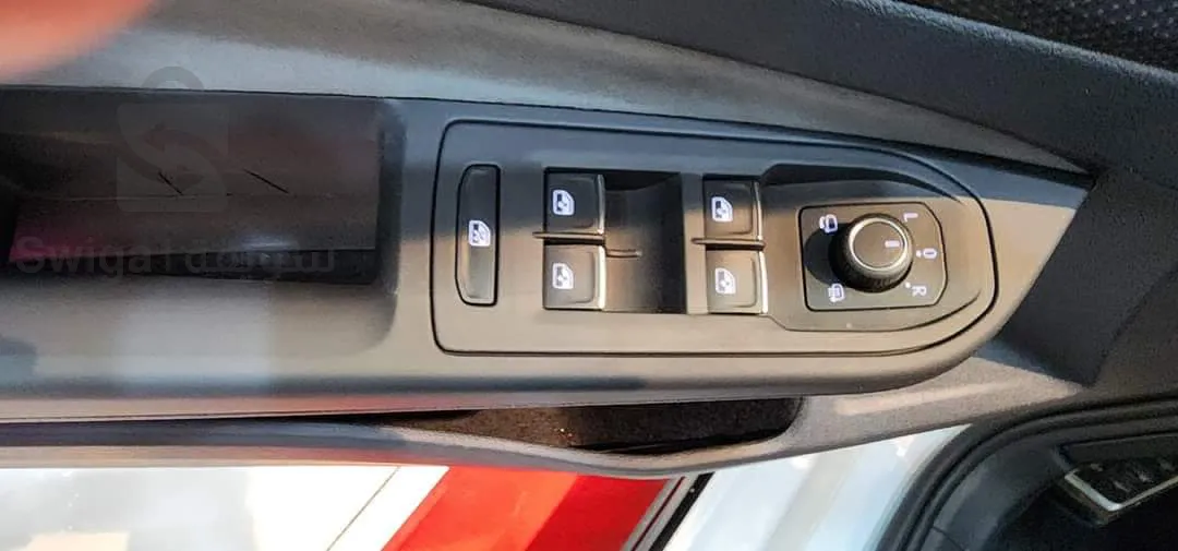 Volkswagen GOLF 2023 R Line... 00 km