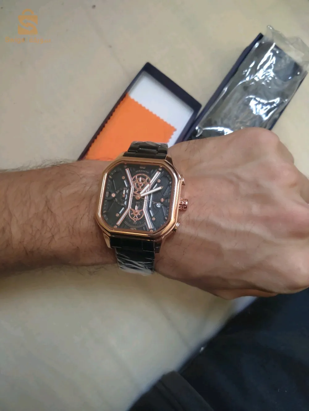 Poedagar man's watch