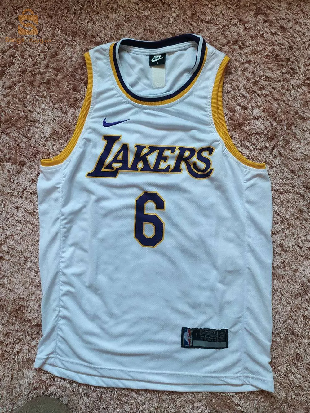 و
تيشارت كرة السلة